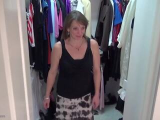 Amatorskie full-blown pani domu bating w wardrobe: darmowe xxx wideo 87