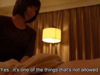 Titruar japoneze hotel masazh stimulim me dorë initiates në seks kapëse në pd