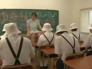 Japoneze klasë argëtim shfaqje