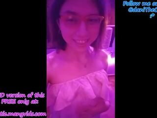 Nengsemake pinay tranny vids off her new room and her enchanting body to you