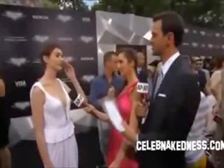 Celeb anne hathaway pokers na the tmavý rytíř premiere