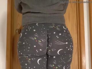 Mère gros fesses wedgie 4k