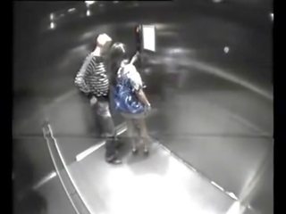 Bersemangat miang/gatal pasangan fuck dalam elevator - 